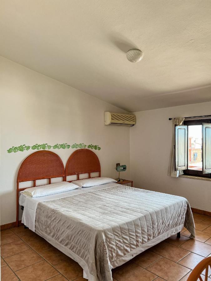 Albergo Ristorante Locanda Rosella Giba Екстер'єр фото