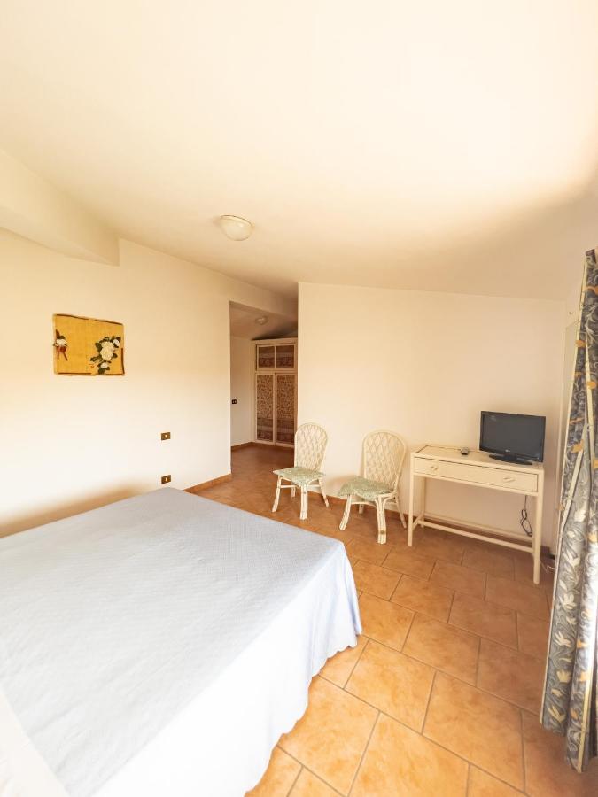 Albergo Ristorante Locanda Rosella Giba Екстер'єр фото