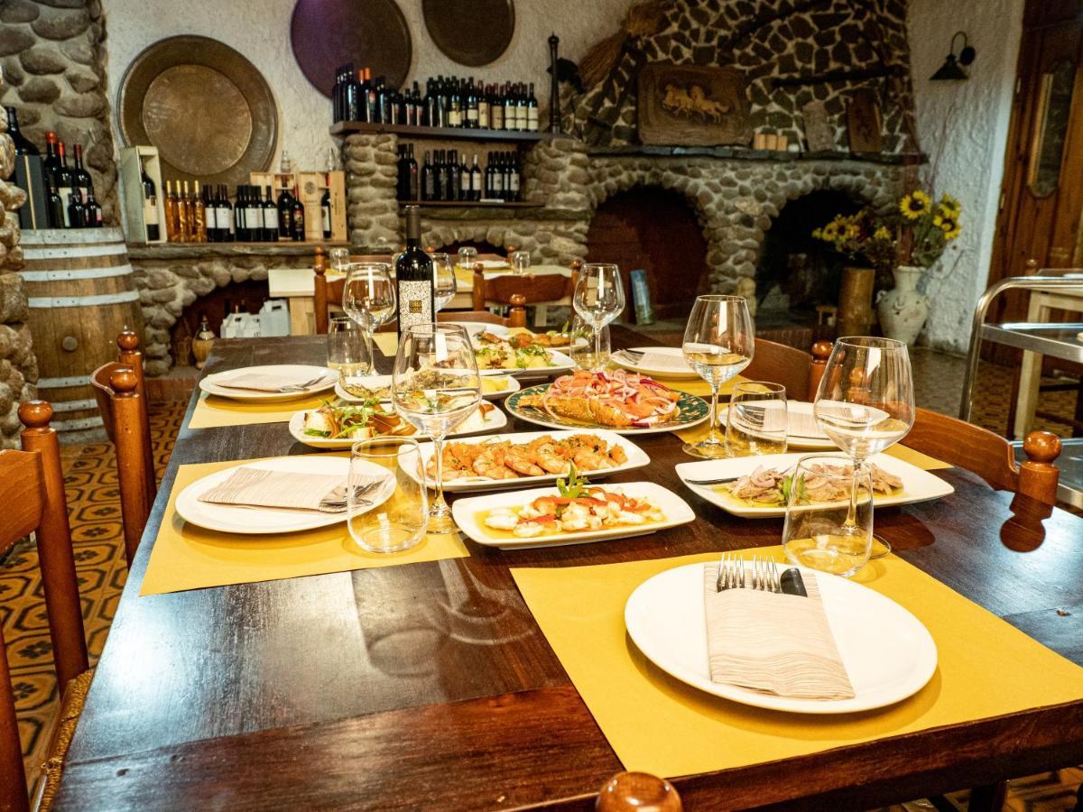 Albergo Ristorante Locanda Rosella Giba Екстер'єр фото
